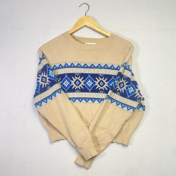 Winter Holiday Sweater by Active USA - Size Large - Picture 2 of 9